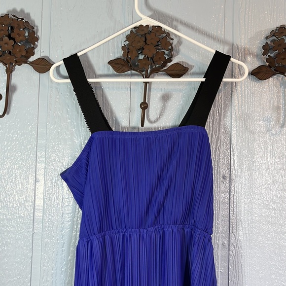 Trixie brand dress - Picture 5 of 7